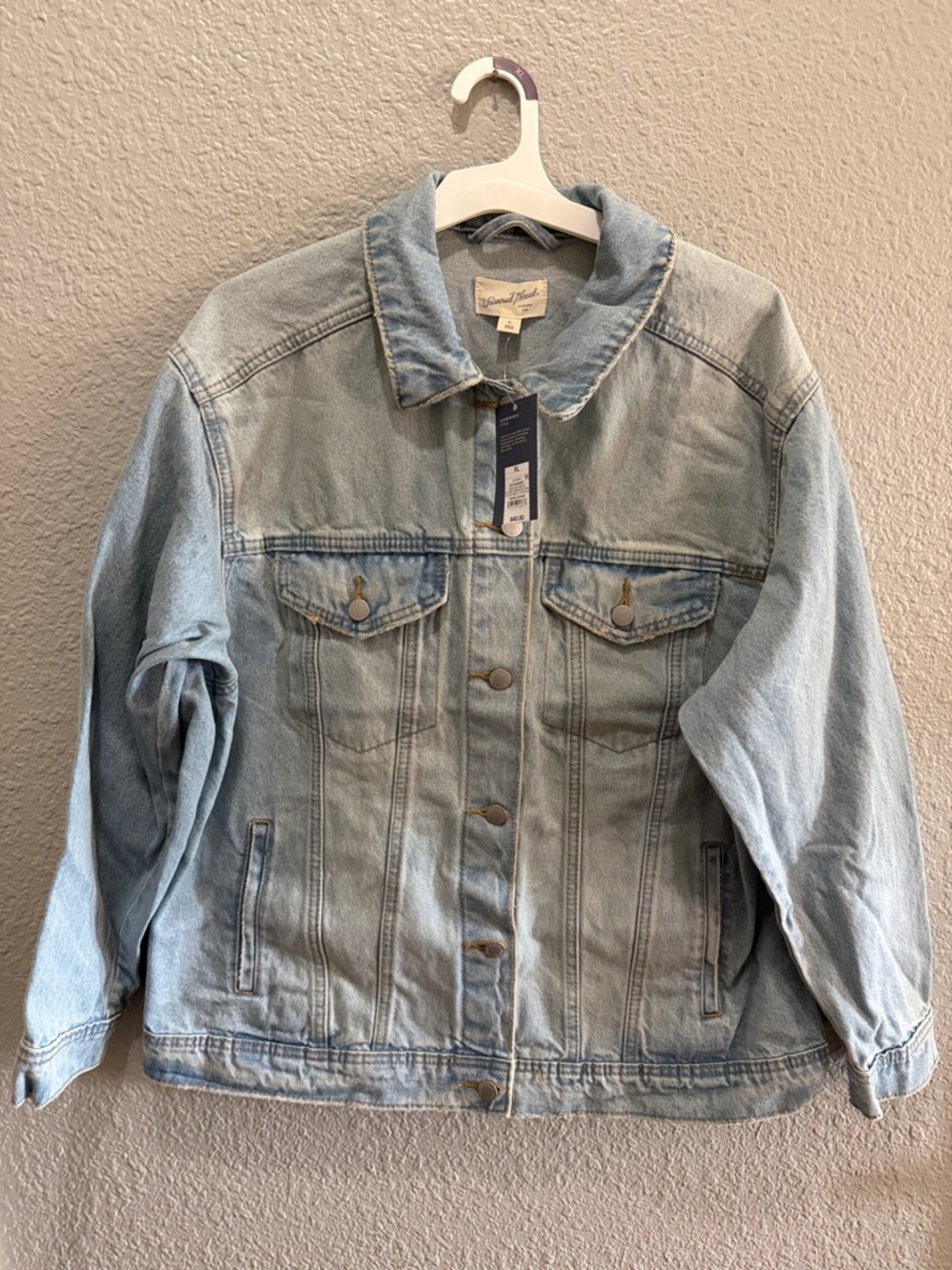 Universal Thread Oversized Light Wash Denim Jacket - Pale Blue size XL